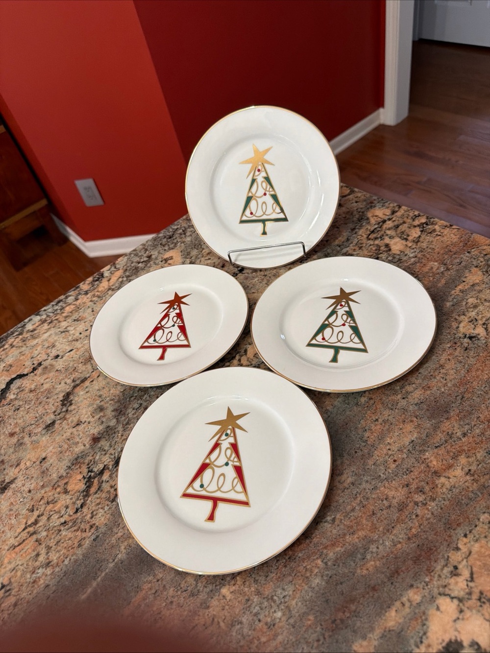 Set of 4 Pier 1 Christmas Tree Holiday Salad Plates 7.5” Green Red Gold Star